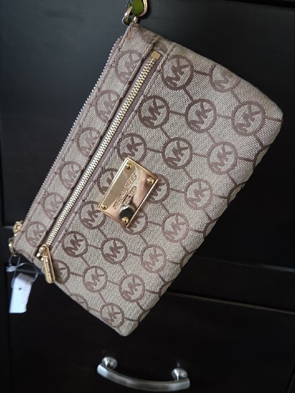 Michael Kors Monogram Jacquard Wristlet Clutch Pouch Beige Lime Green - NWT - Picture 4 of 16